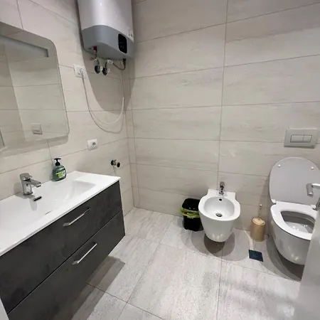 Mumbas 1 Apartment *