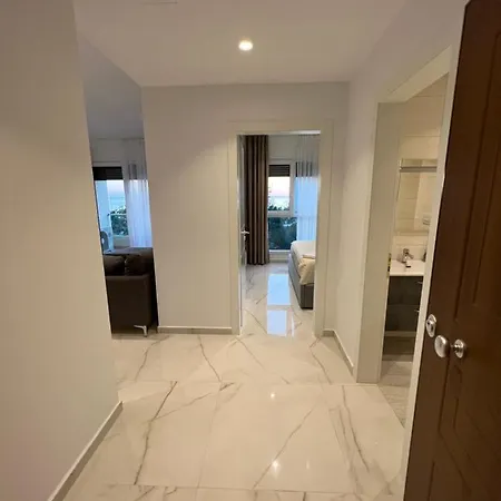 Mumbas 1 Apartman Himara